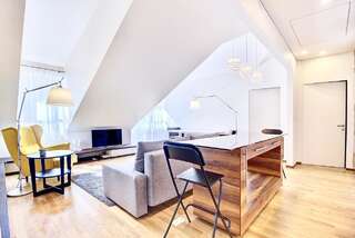 Апартаменты Vilnius Apartments & Suites - Town Hall Вильнюс Улучшенные апартаменты с 1 спальней (Boksto, 14A)-2
